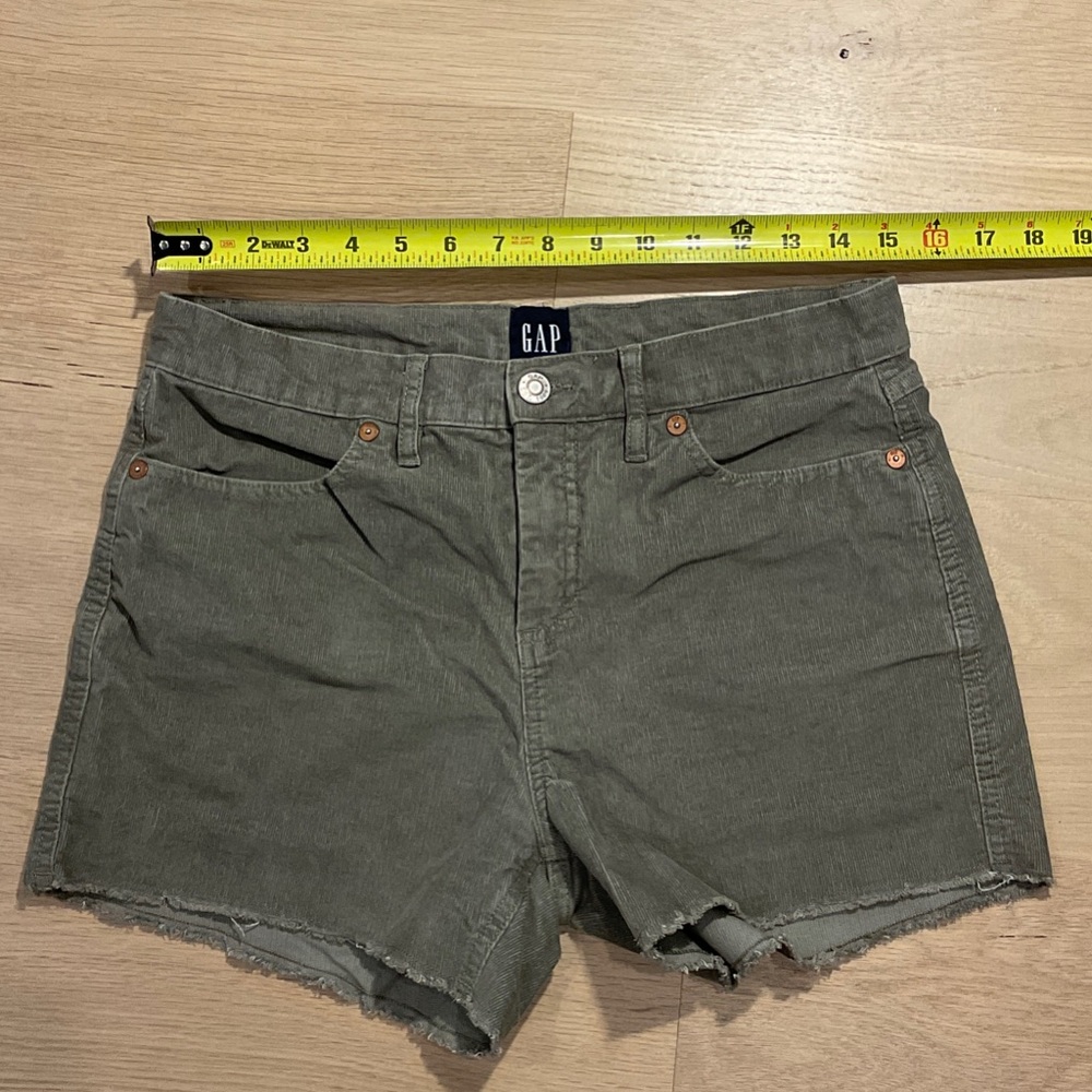 GAP Women's greenish-brown corduroy Shorts